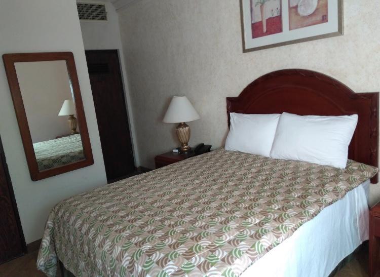 Hotel Plaza Express Torreón Extérieur photo